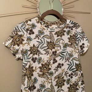 NWOT Old Navy Tshirt